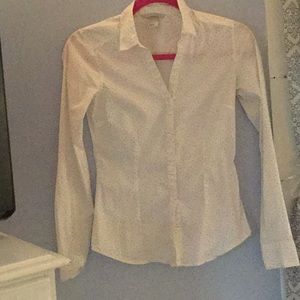 Women’s slim button down with v-neck